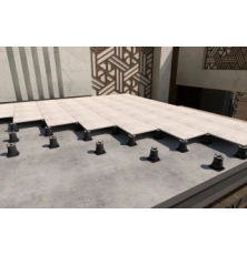 Эксплуатируемая кровля с покрытием из утолщенного керамогранита на регулируемых опорах