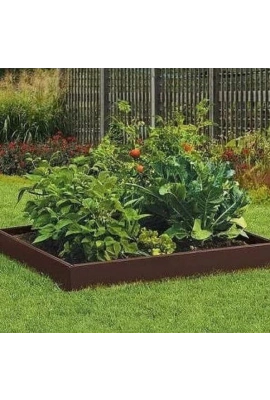 Клумба из ДПК для загородного дома