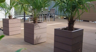 Грядки и клумбы из ДПК под цветы и деревья