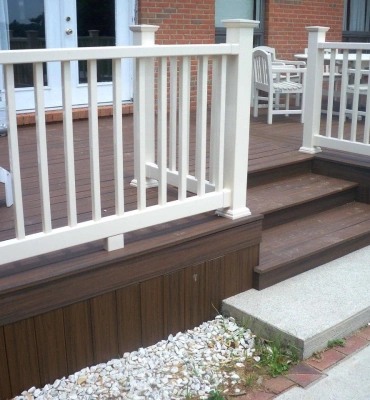 Монтаж перил из ДПК в Минске