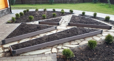 Монтаж грядок из ДПК бригадой производителя