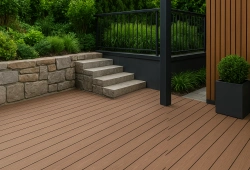 Как сочетать ДПК с камнем, металлом и зеленью: примеры гармоничных решений